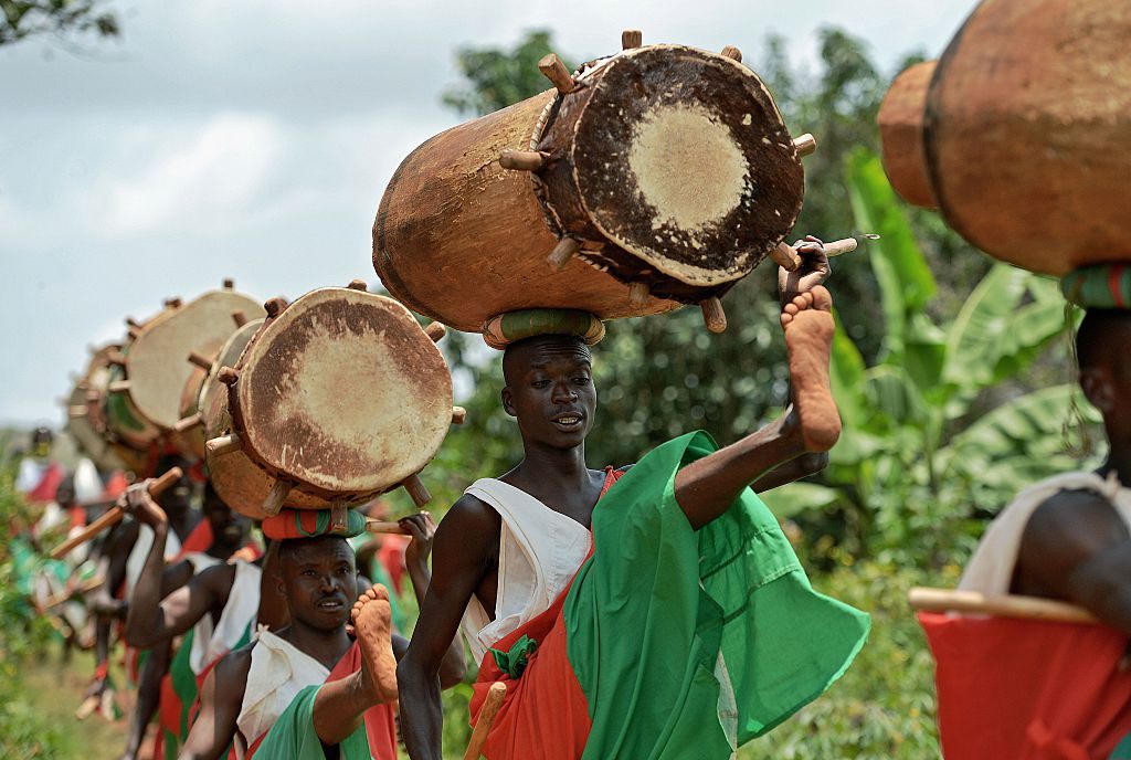 97feafd60f755b9781_Gishora Drum Sanctuary – Burundi men carrying drum